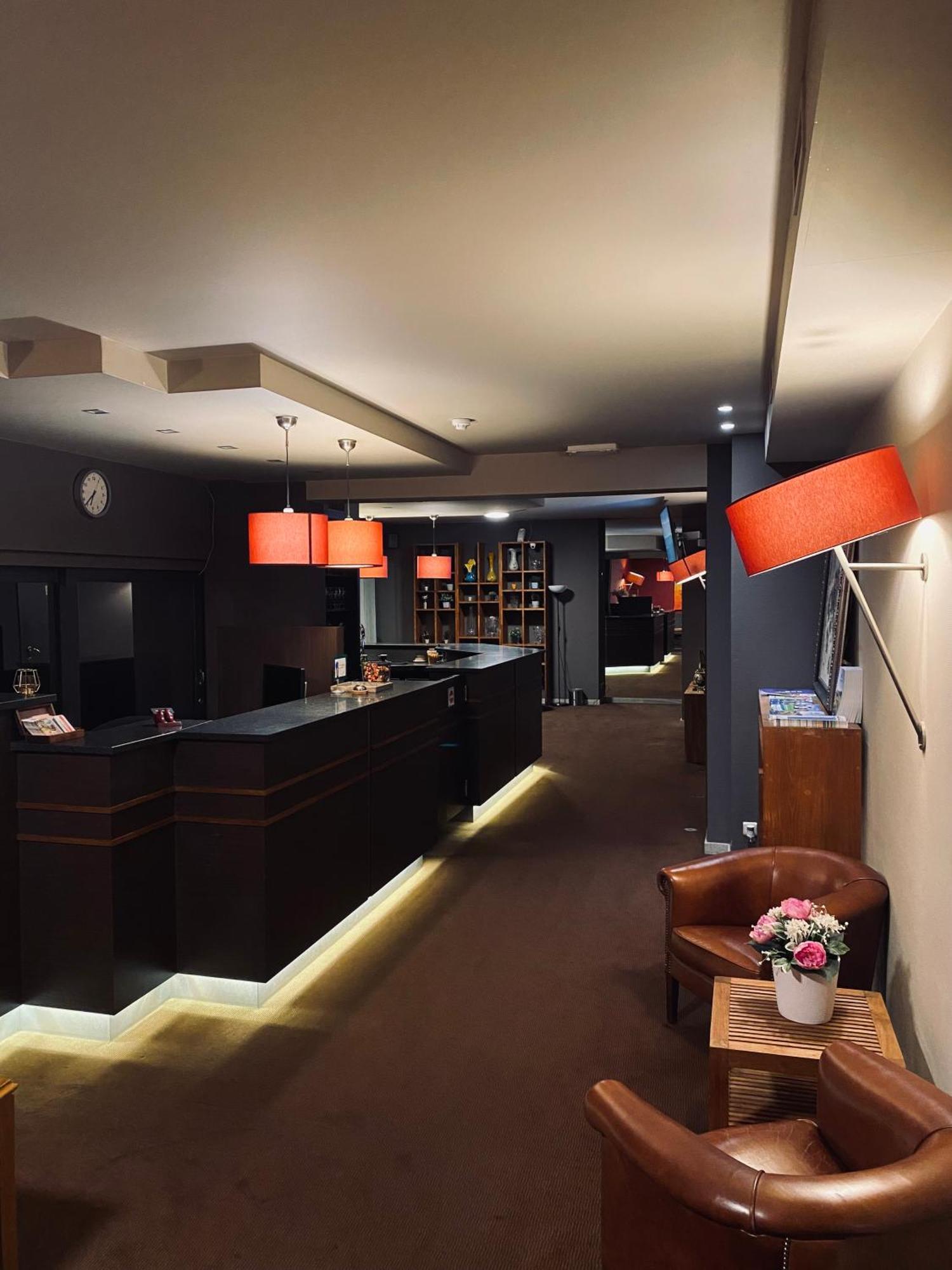 Hotel Bornem Bagian luar foto