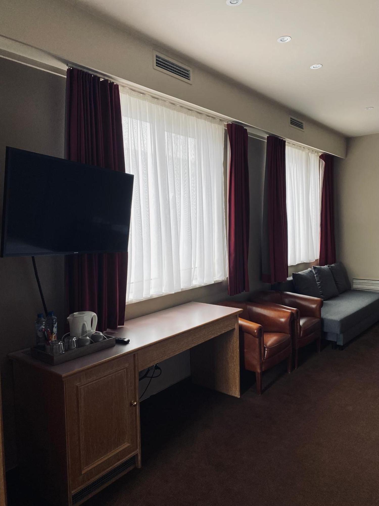 Hotel Bornem Bagian luar foto