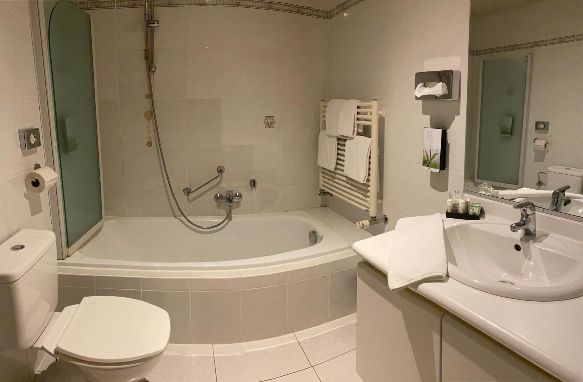 Hotel Bornem Bagian luar foto