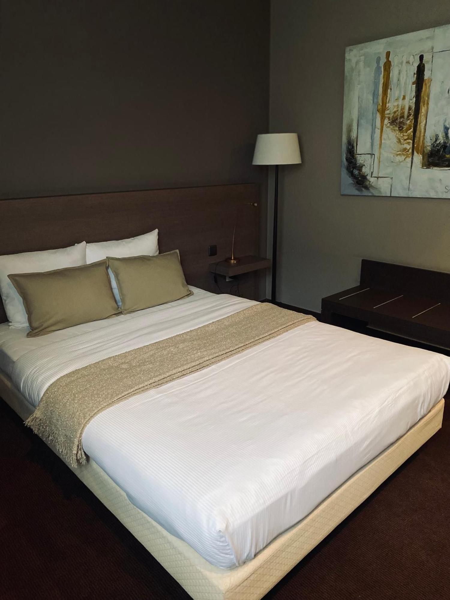Hotel Bornem Bagian luar foto