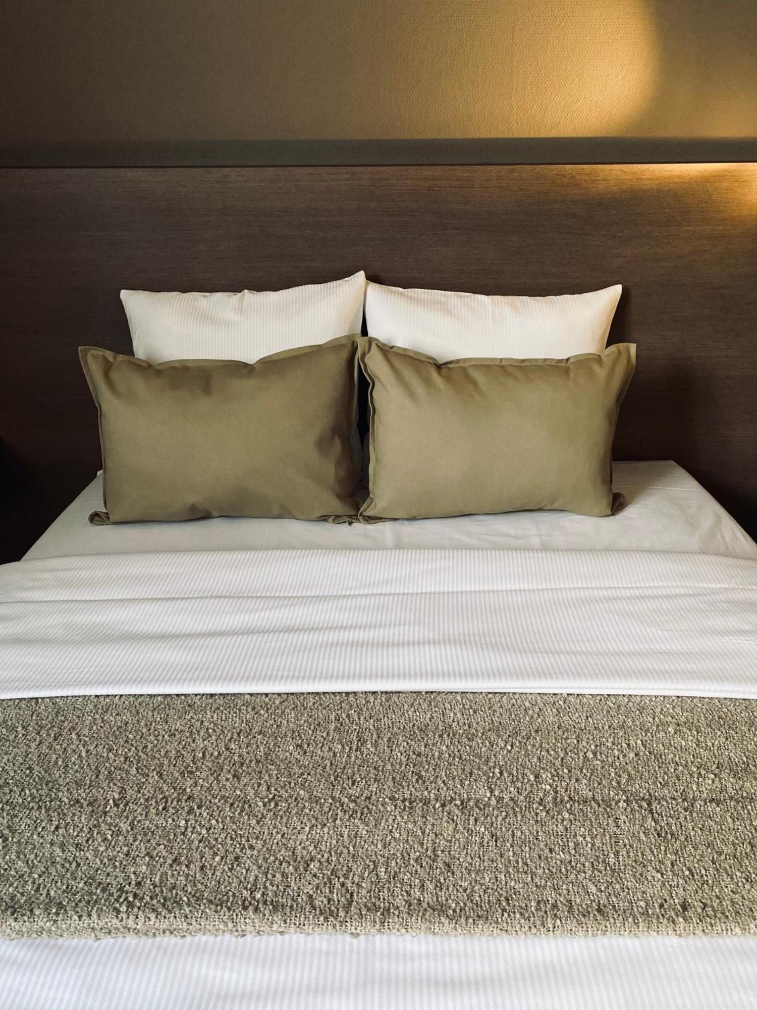 Hotel Bornem Bagian luar foto