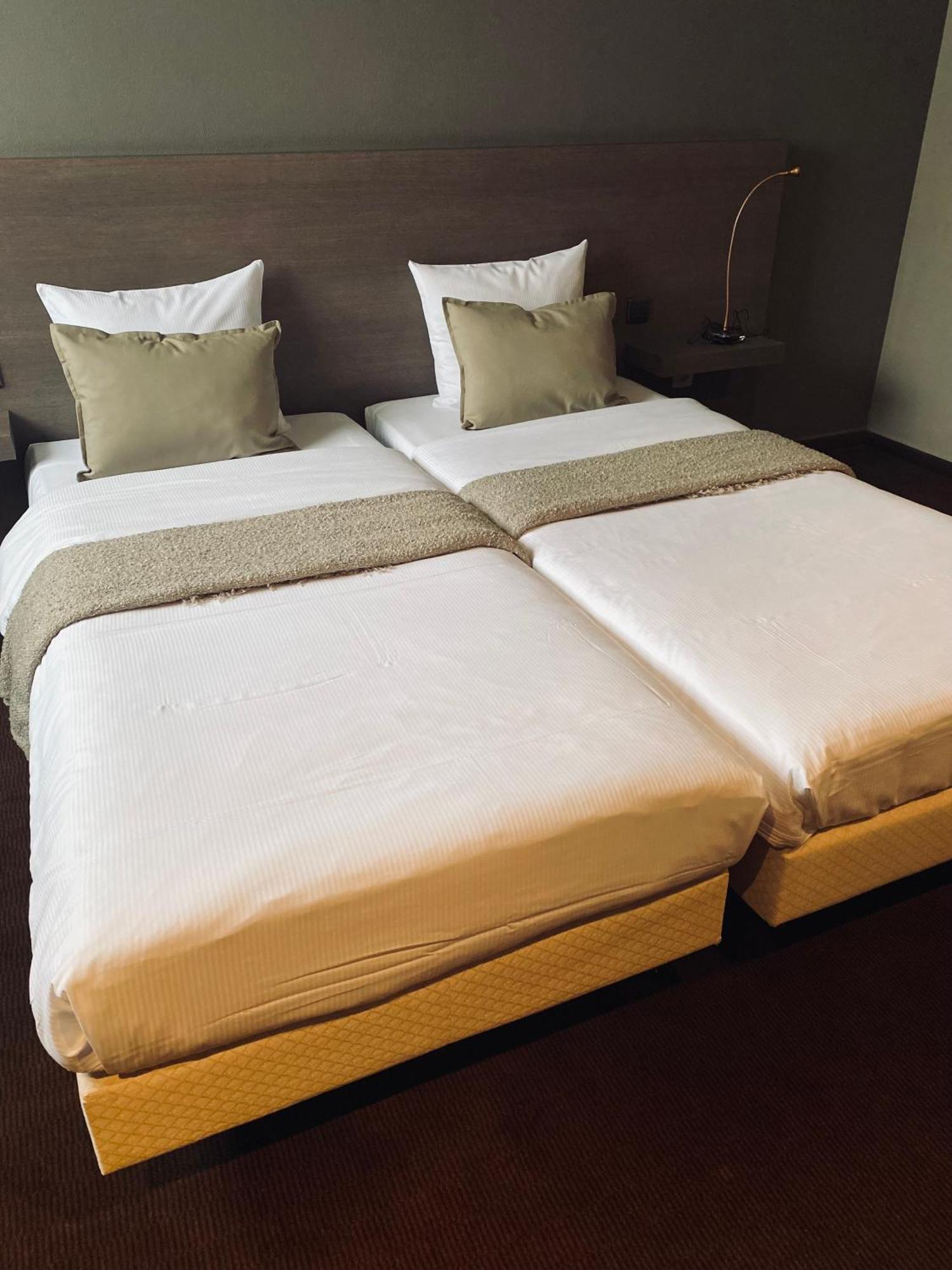 Hotel Bornem Bagian luar foto