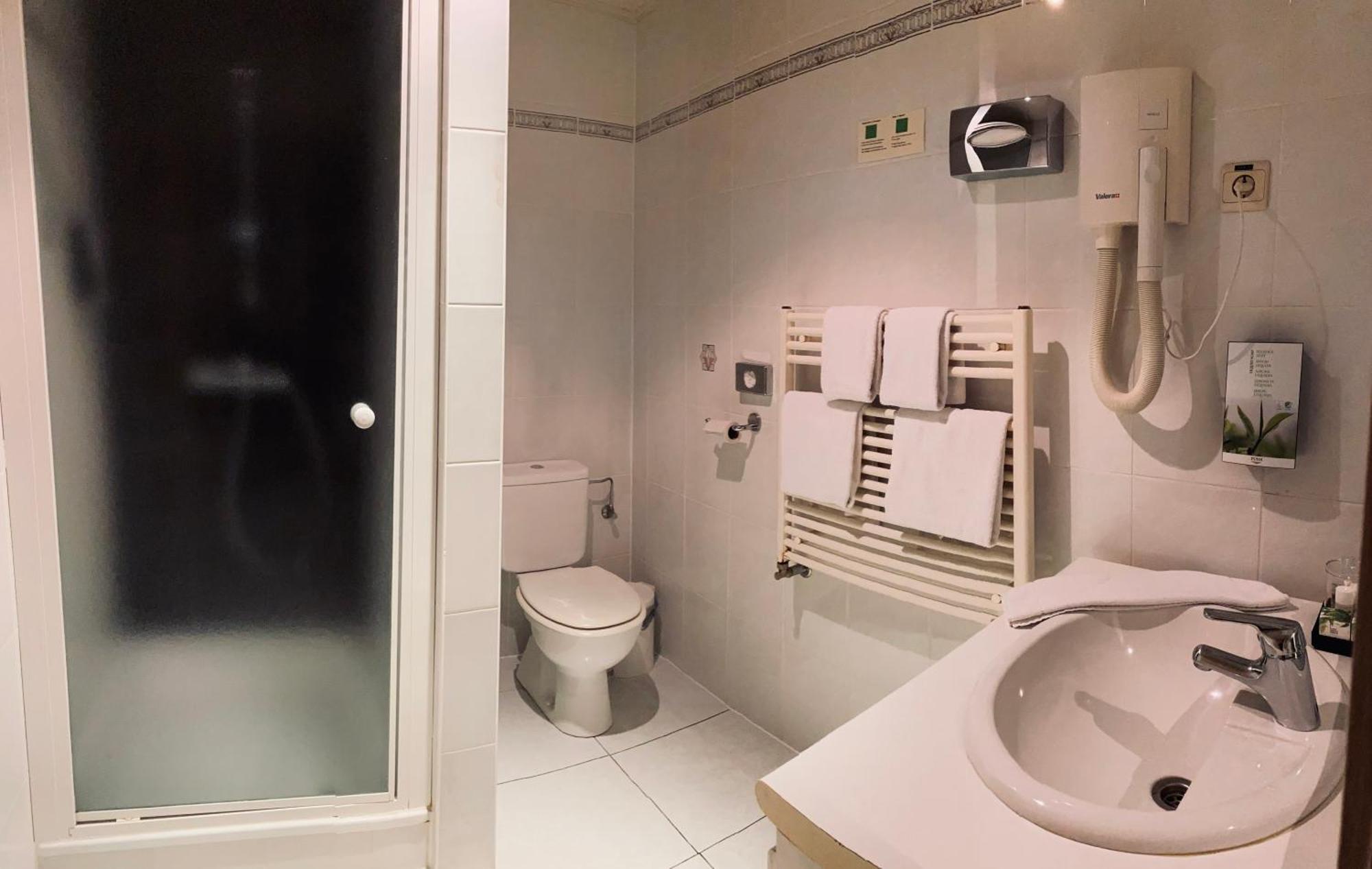 Hotel Bornem Bagian luar foto
